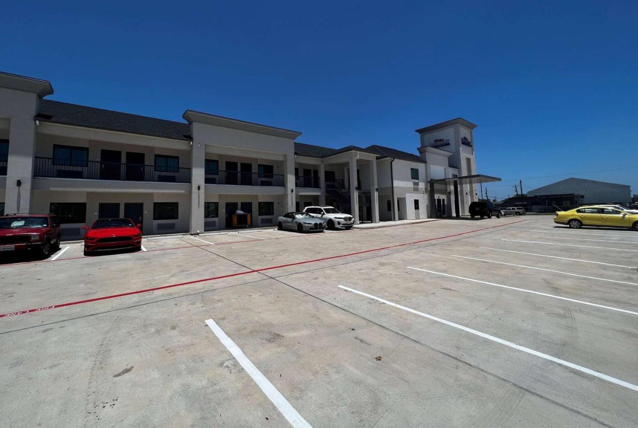 Baymont By Wyndham Freeport Texas Hotel ภายนอก รูปภาพ