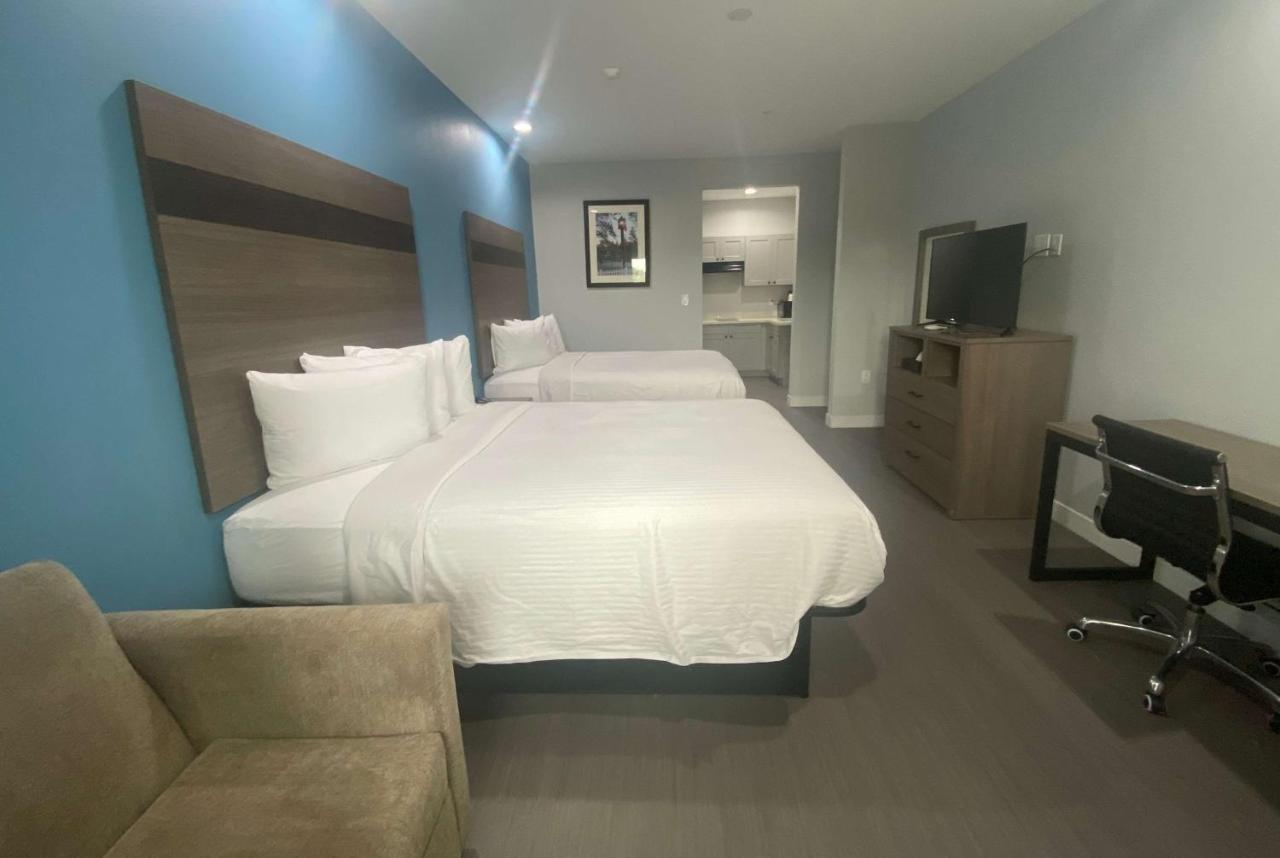 Baymont By Wyndham Freeport Texas Hotel ภายนอก รูปภาพ
