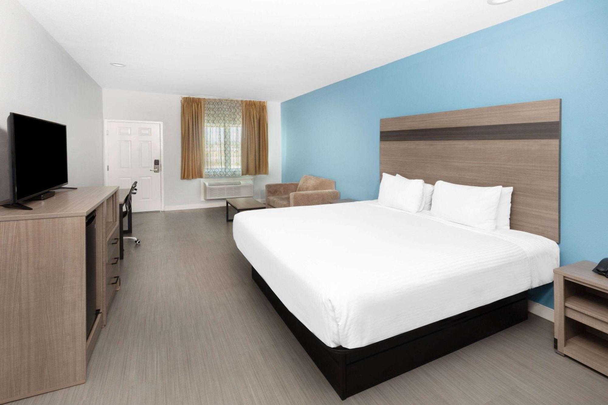 Baymont By Wyndham Freeport Texas Hotel ภายนอก รูปภาพ