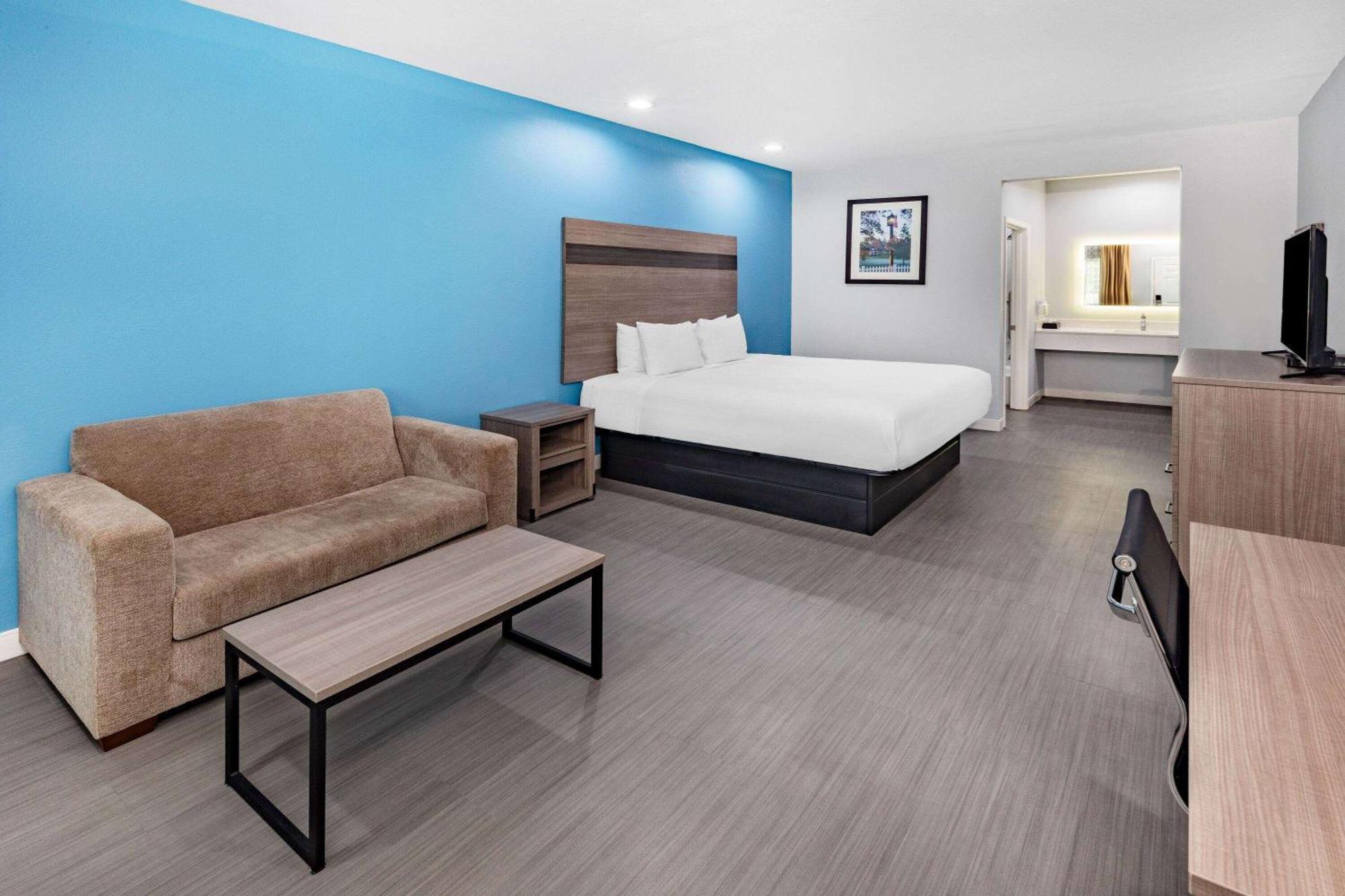 Baymont By Wyndham Freeport Texas Hotel ภายนอก รูปภาพ