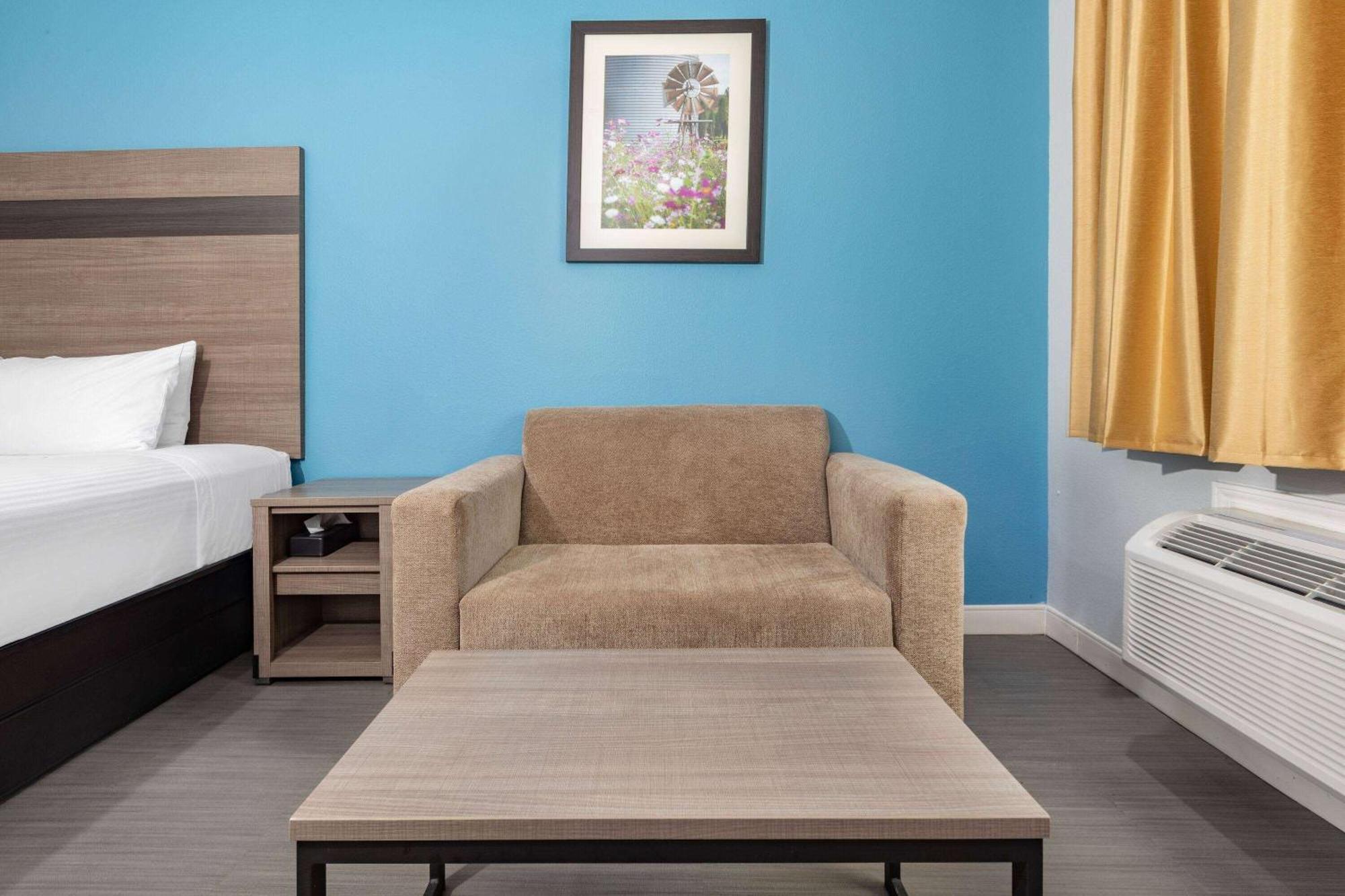 Baymont By Wyndham Freeport Texas Hotel ภายนอก รูปภาพ