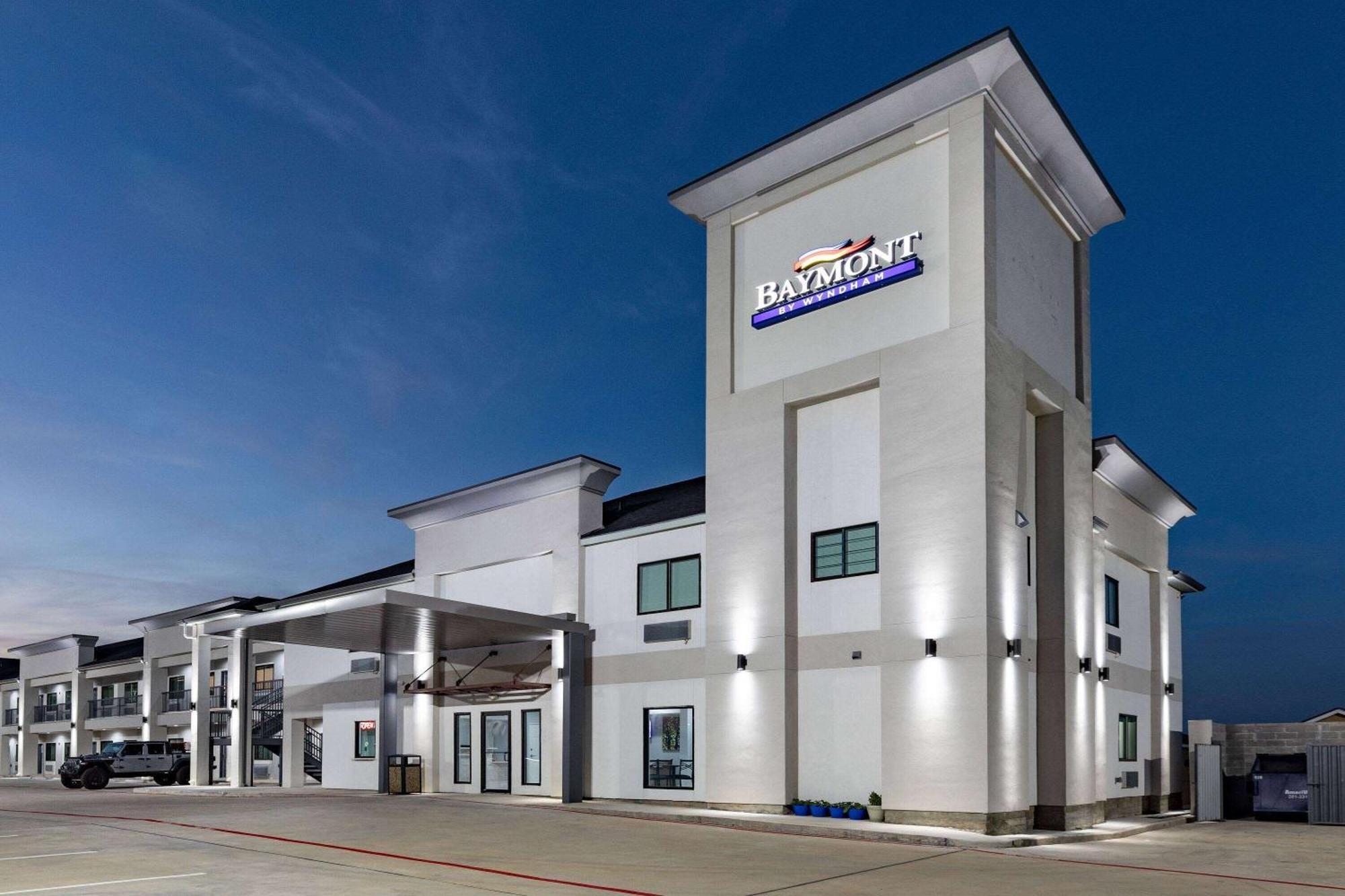 Baymont By Wyndham Freeport Texas Hotel ภายนอก รูปภาพ